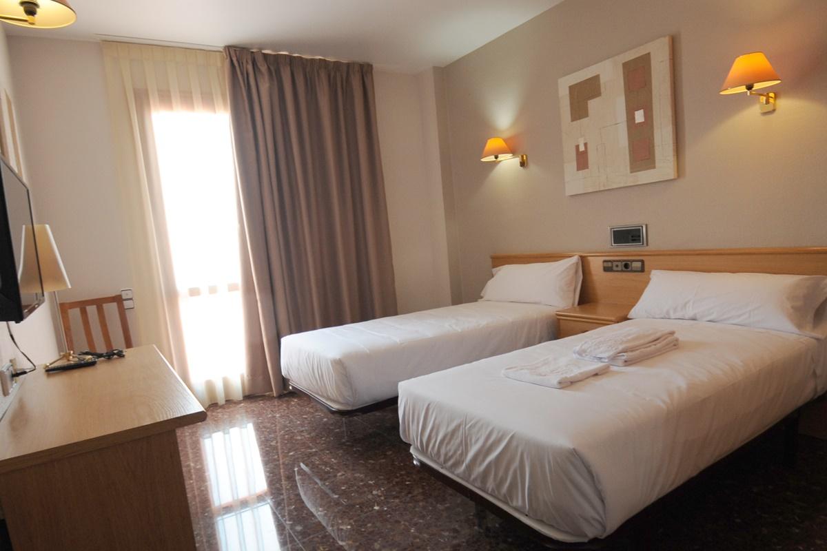 La Imperial Hotel Luceni Exterior photo